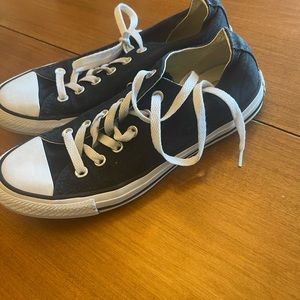 Black low top converse size 8 women